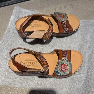 L'ATISTE Tan Sandals with Colorful Floral Accents